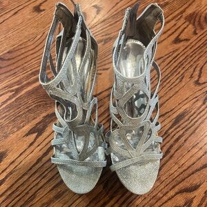Silver sparkle women’s high heel shoes heels 8.5 dress
